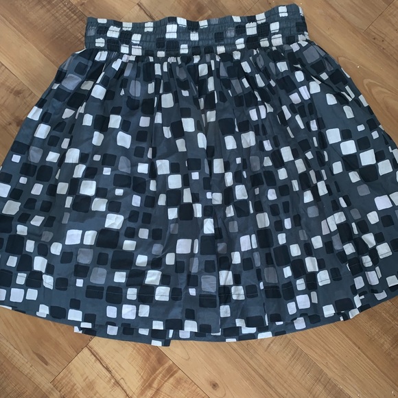 Breezy Elastic Waist Banana Republic Summer Skirt - Picture 1 of 5